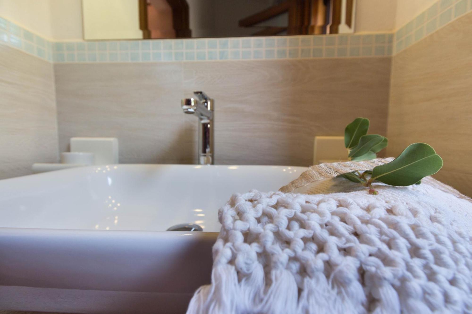 Villa Bellavista Con Piscina Privata, Vista Mare Vicino A فيلاّسيمِيوس المظهر الخارجي الصورة