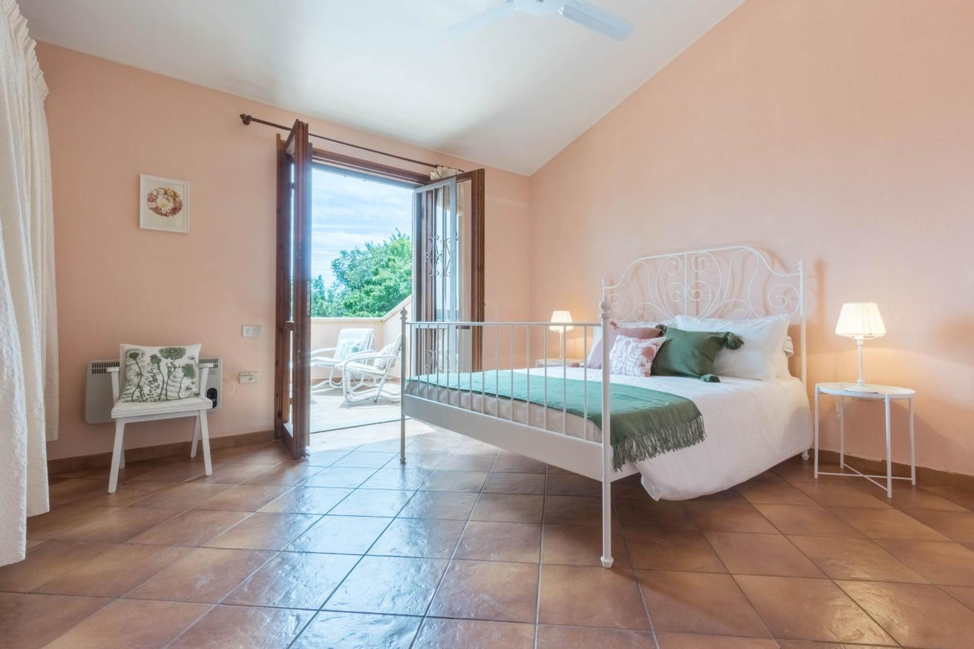 Villa Bellavista Con Piscina Privata, Vista Mare Vicino A فيلاّسيمِيوس المظهر الخارجي الصورة